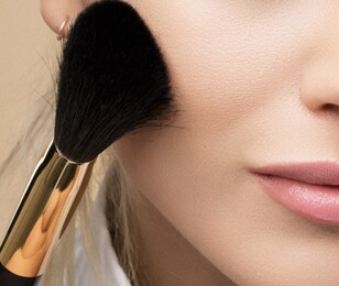 3 Minute Beauty: Highlight and Contour